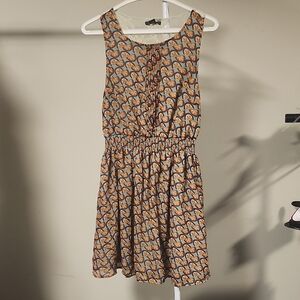 ⭐ QED London Sleeveless Patterned Dress with Lace Detail
